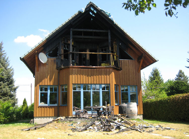 Fassade, Brandschaden, Sanierung, Haus